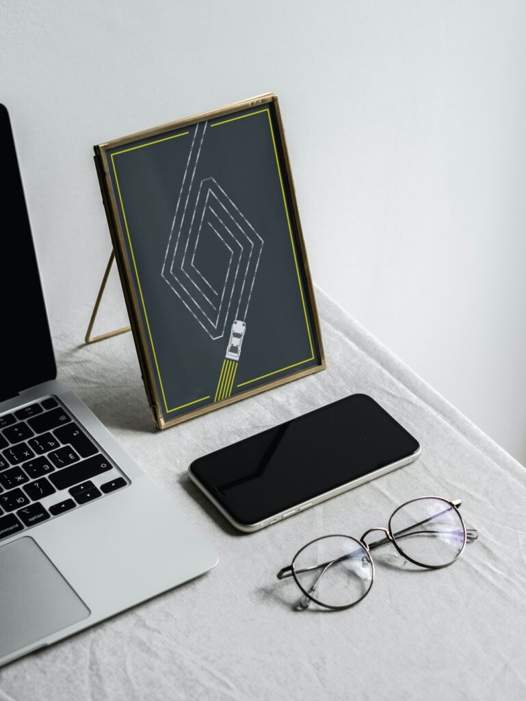 smartmockups_m1hrk4ee